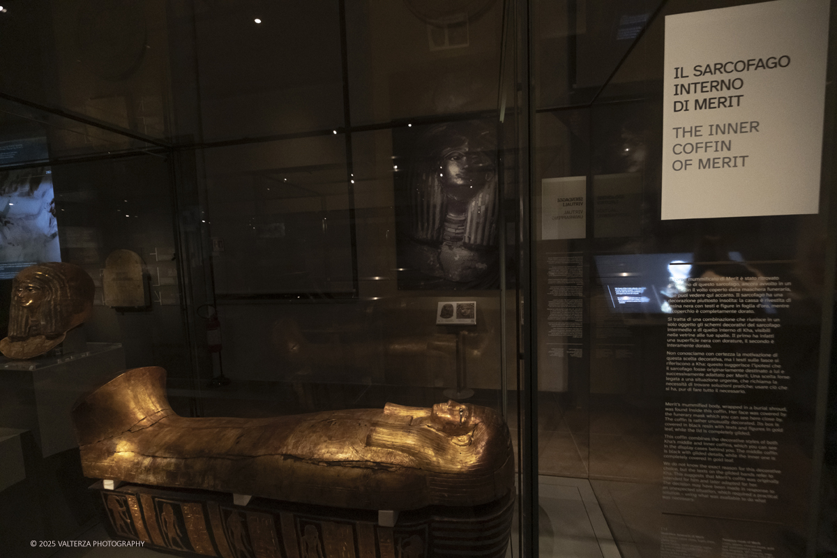 _DSF3030.jpg - 04/12/2025. Torino. Il riallestimento della Sala 7 del Museo Egizio di Torino, dedicata al corredo funerario di Kha e Merit, Ã¨ stato inaugurato il 4 dicembre 2025. I lavori di aggiornamento erano iniziati il 7 ottobre 2025. Nella foto il sarcofago interno ddi Merit