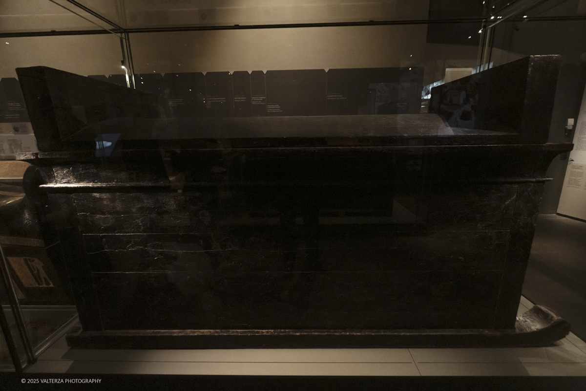 _DSF3051.jpg - 04/12/2025. Torino. Il riallestimento della Sala 7 del Museo Egizio di Torino, dedicata al corredo funerario di Kha e Merit, Ã¨ stato inaugurato il 4 dicembre 2025. I lavori di aggiornamento erano iniziati il 7 ottobre 2025. Nella foto il sarcofago esterno di Kha