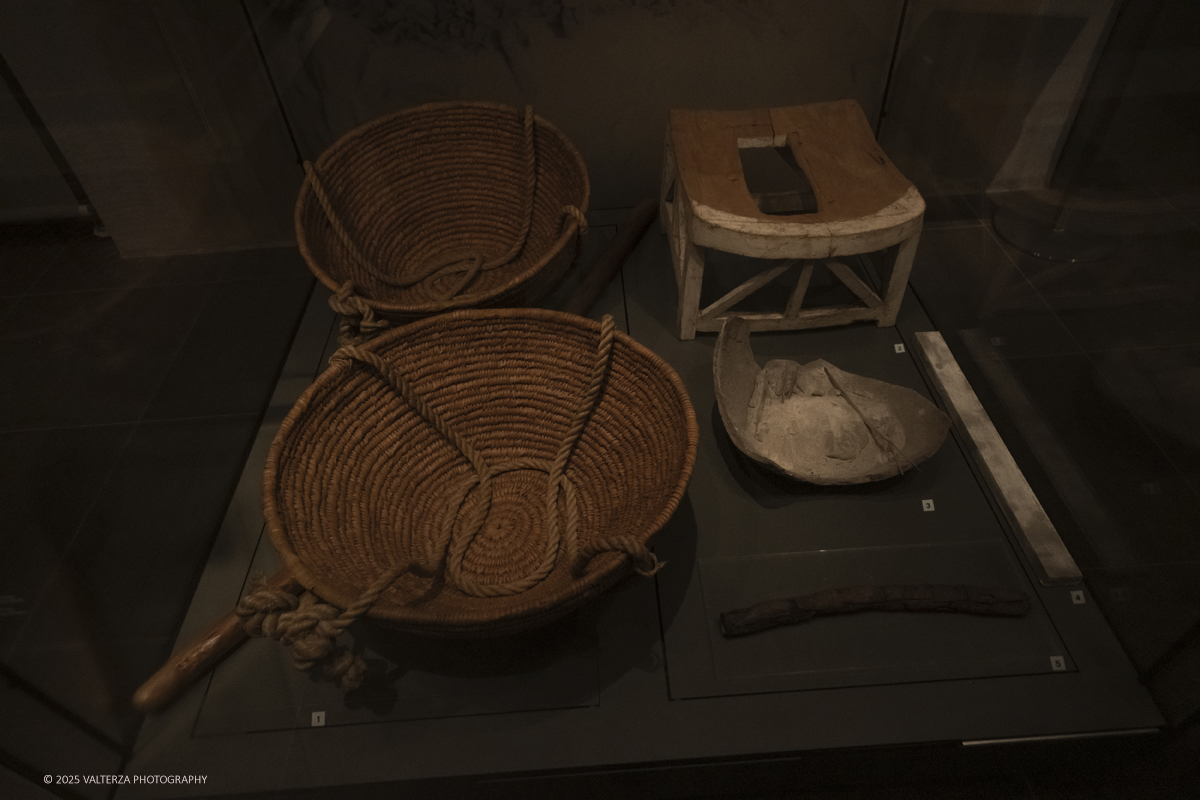_DSF3058.jpg - 04/12/2025. Torino. Il riallestimento della Sala 7 del Museo Egizio di Torino, dedicata al corredo funerario di Kha e Merit, Ã¨ stato inaugurato il 4 dicembre 2025. I lavori di aggiornamento erano iniziati il 7 ottobre 2025. Nella foto suppelletili reperite nel corridoio della tomba