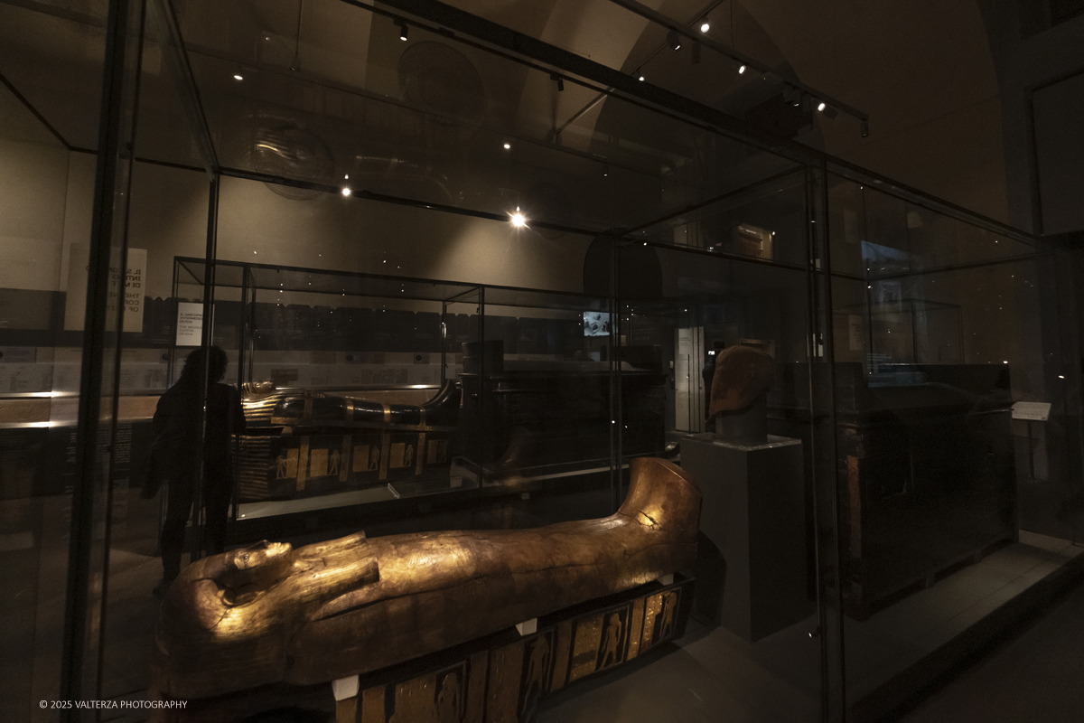 _DSF3071.jpg - 04/12/2025. Torino. Il riallestimento della Sala 7 del Museo Egizio di Torino, dedicata al corredo funerario di Kha e Merit, Ã¨ stato inaugurato il 4 dicembre 2025. I lavori di aggiornamento erano iniziati il 7 ottobre 2025. Nella foto il sarcofago intermedio di Merit