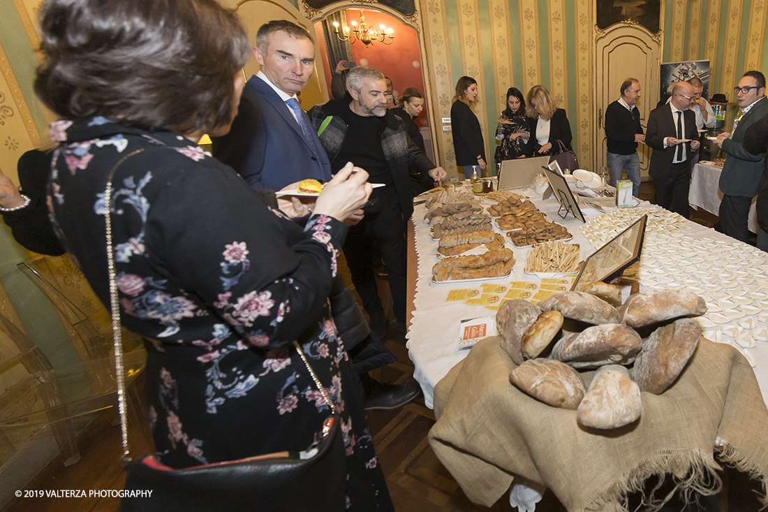 _X9B5834.jpg - 20-02-2019. Torino. palazzo Birago. Evento "OFF"  "Torino Capitale del Gusto- Invito a Palazzo" Una serata organizzata da Camera di Commercio di Torino e offerto dai Maestri del Gusto di Torino e provincia per parlare di innovazione nel settore agroalimentare. Nella foto un momento della serata presenti diverse eccellenze del settore alimentare di Torino e provincia.