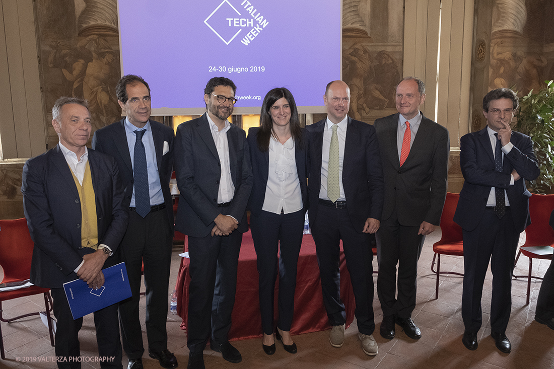 DSCF6160.jpg - 20/05/2019. Torino. A poco piÃ¹ di un mese dallâ€™inizio (24-30 giugno 2019), i promotori dellâ€™Italian Tech Week presentano alla stampa i contenuti dellâ€™iniziativa. Nella foto  gruppo dei partecipanti alla conferenza stampa