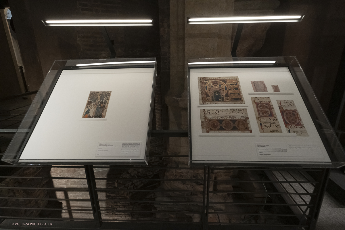 _DSF7822.jpg - 22/05(2025. Torino. JAN VAN EYCK E LE MINIATURE RIVELATE  50 capolavori dalla raccolta di manoscritti di Palazzo Madama. Nella foto parte dell'allestimento della moatra