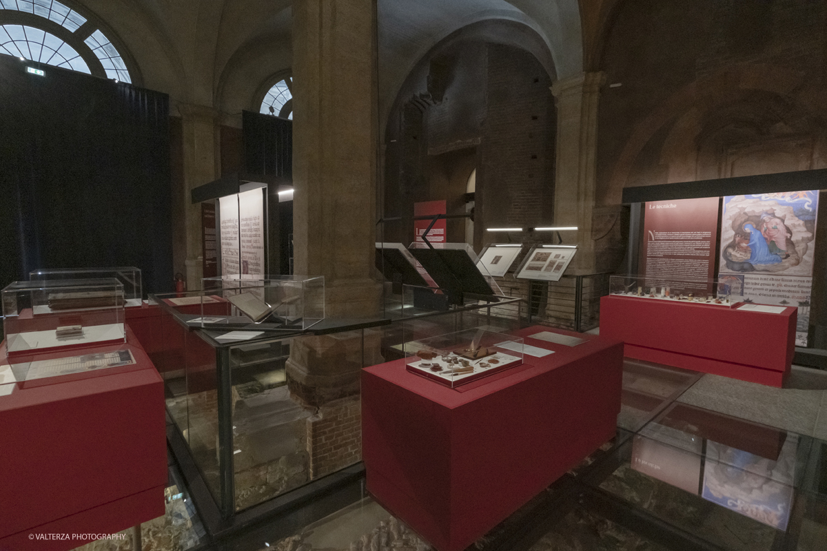 _DSF7972.jpg - 22/05(2025. Torino. JAN VAN EYCK E LE MINIATURE RIVELATE  50 capolavori dalla raccolta di manoscritti di Palazzo Madama. Nella foto parte dell'allestimento della moatra