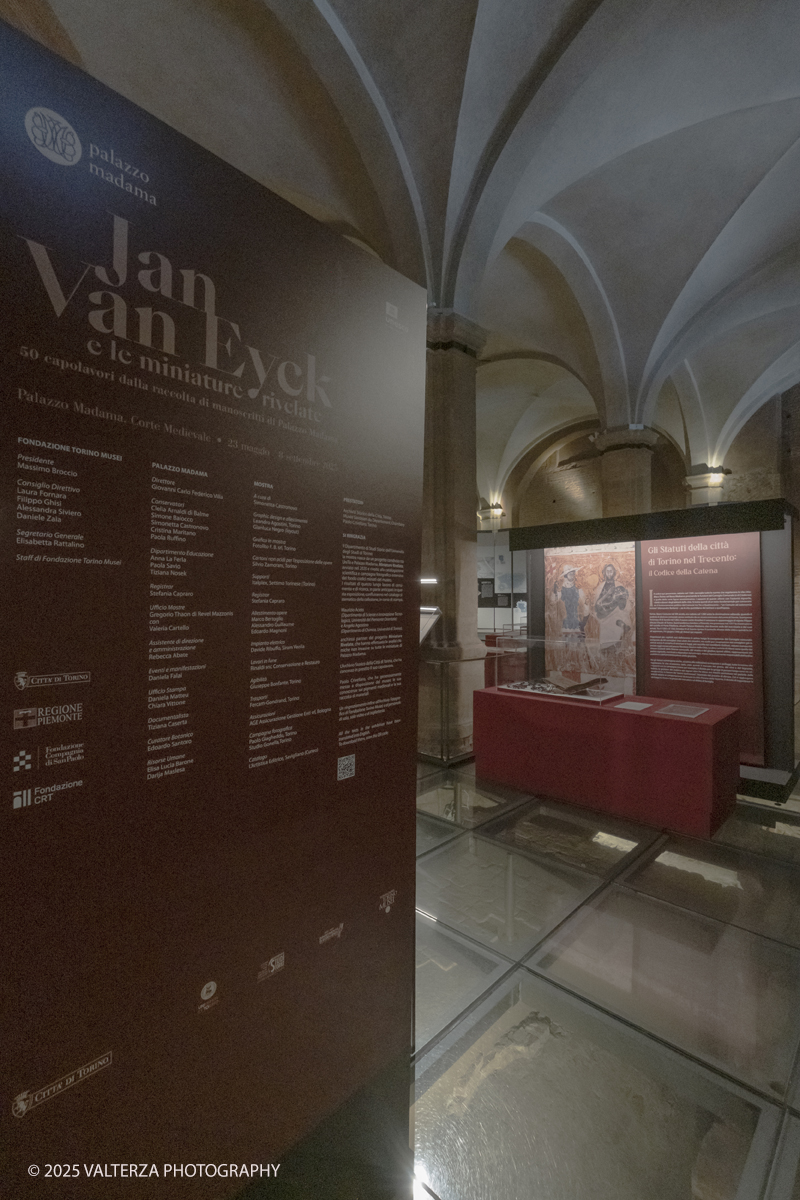 _DSF7985.jpg - 22/05(2025. Torino. JAN VAN EYCK E LE MINIATURE RIVELATE  50 capolavori dalla raccolta di manoscritti di Palazzo Madama. Nella foto l'ingresso alla mostra