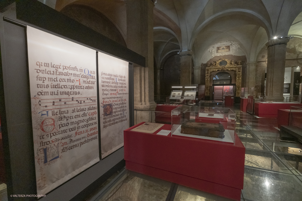 _DSF8003.jpg - 22/05(2025. Torino. JAN VAN EYCK E LE MINIATURE RIVELATE  50 capolavori dalla raccolta di manoscritti di Palazzo Madama. Nella foto parte dell'allestimento della moatra