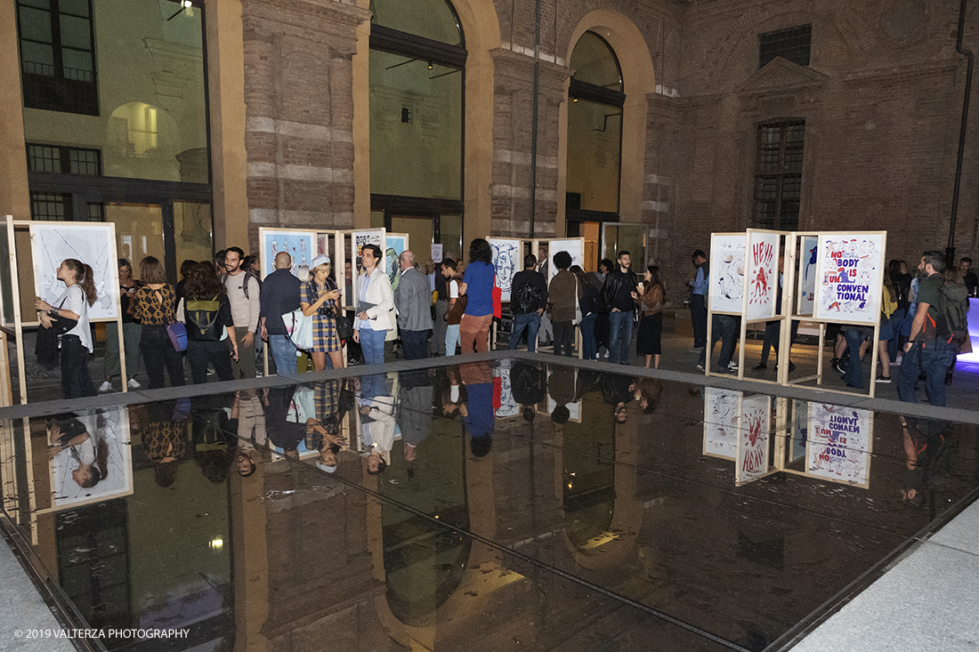 _DSF6142.jpg - 02/10/2019. Torino. Just Humans, 100 illustratori sono stati invitati a condividere la propria visione sul tema dellâ€™integrazione. 50 di loro arrivano dal panorama della scena locale ed hanno coinvolto altrettanti colleghi di provenienza nazionale ed internazionale a lavorare sul tema. Nella foto l'ambiente dell'esposizione nel cortile interno del Museo Egizio