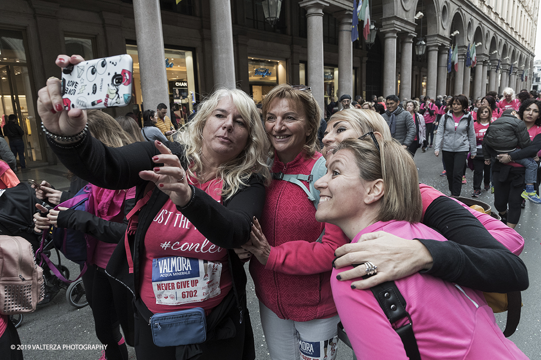 _G3I7576.jpg - 03-03-2019. Torino. â€œJust The Woman I am â€� Ã¨ una corsa/camminata podistica non competitiva di 6 km per sostenere la ricerca universitaria sul cancro: uomini e donne correranno fianco a fianco a sostegno della ricerca universitaria e della diffusione di una maggiore consapevolezza di sÃ© per un corretto stile di vita.  In questa giornata non c'Ã¨ solo la corsa, ma anche un fitto programma di eventi in piazza, non esclusivamente sportivi. Nella foto la parte iniziale della corsa/camminata in via Roma.