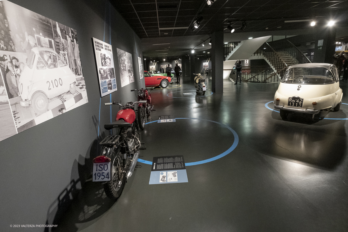 _DSF7397.jpg - 28/03/2023. Torino.  Una mostra per riscoprire la straordinaria vicenda industriale di Iso Rivolta, marchio oggi spesso dimenticato che testimonia lâ€™ingegno italiano nella storia dellâ€™automobile e del car design, recentemente rilanciato dalla nipote del fondatore. Nella foto parte dell'allestimento della mostra