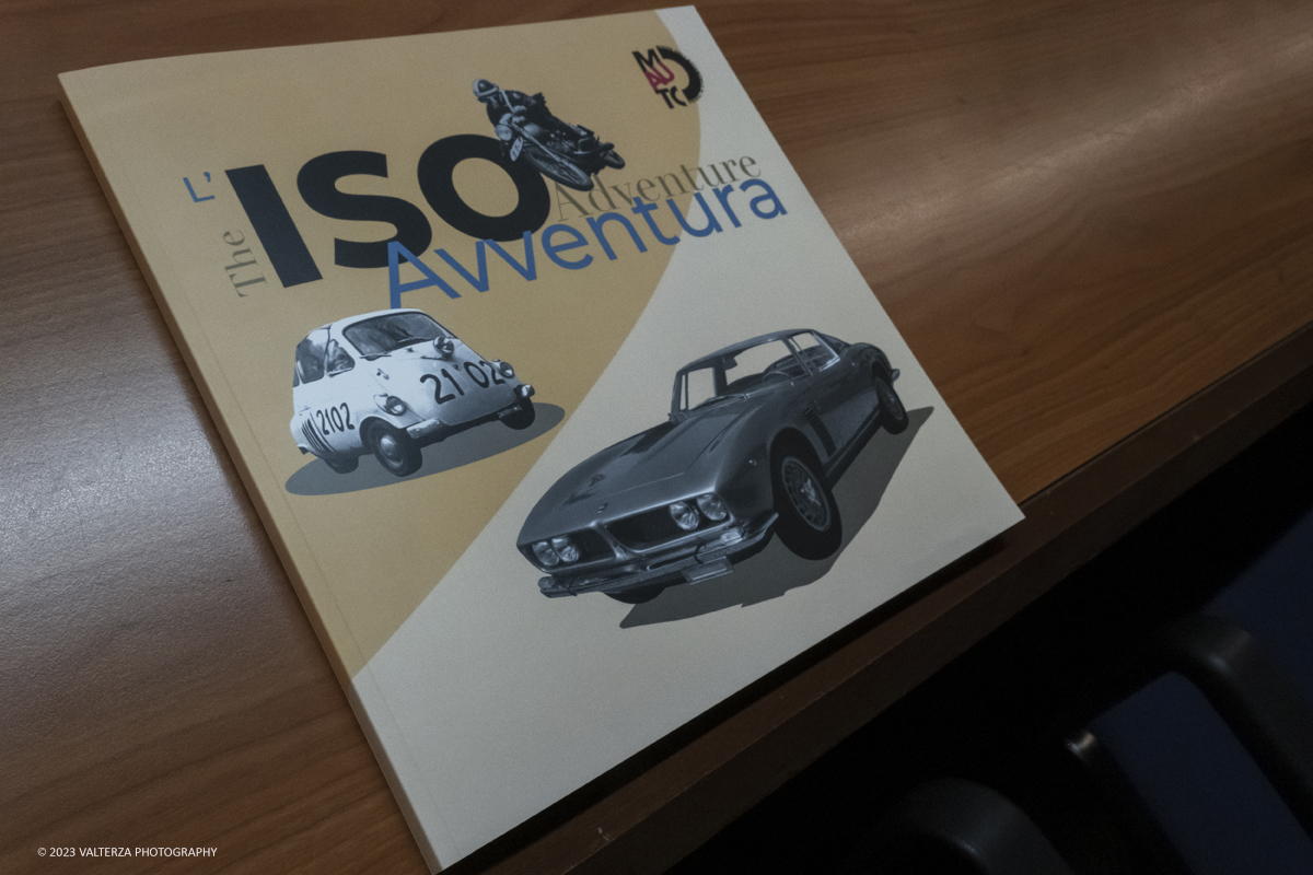 _DSF7421.jpg - 28/03/2023. Torino.  Una mostra per riscoprire la straordinaria vicenda industriale di Iso Rivolta, marchio oggi spesso dimenticato che testimonia lâ€™ingegno italiano nella storia dellâ€™automobile e del car design, recentemente rilanciato dalla nipote del fondatore. Nella foto Il catalogo della mostra