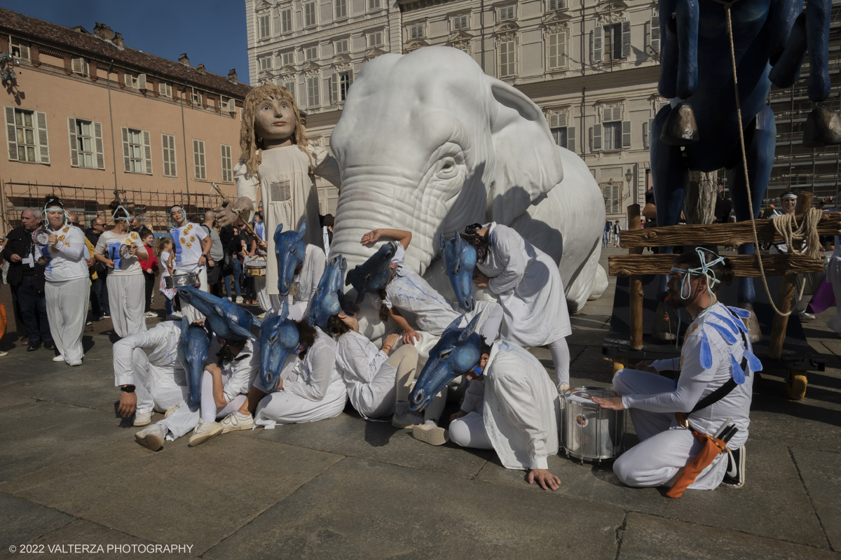 DSCF9146.jpg - 02/10/2022. Torino. Una grande inaugurazione della 29Â° edizione di Incanti â€“ Rassegna Internazionale di Teatro di Figura un giocoso Saturnale animale, a partire dallâ€™immagine di Marco Cavallo, omaggio a Giuliano Scabia. Simbolo della libertÃ  e della chiusura dei manicomi, il progetto Marco Cavallo nacque nel manicomio di Trieste, nel 1973, sotto le direttive di Franco Basaglia. Nella foto un momento dell'evento svoltosi nei giardini reali e nella piazzetta reale