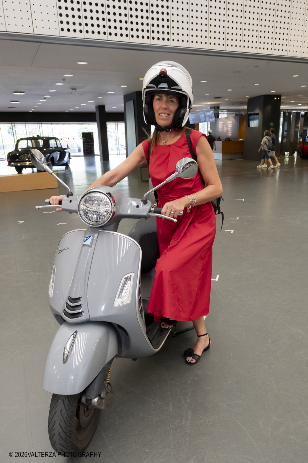 _DSF6100.jpg - 08/07/2026. Torino. In occasione della mostra VESPA. ICONA ITALIANA, il Museo Nazionale dellâ€™Automobile accoglie tutti i vespisti a vivere unâ€™esperienza esclusiva: per una sera la Piazza coperta del MAUTO ospita le Vespa dei partecipanti, che avranno lâ€™opportunitÃ  unica di esporre il proprio mezzo allâ€™interno del Museo, diventando protagonisti delle celebrazioni dedicate agli 80 anni di unâ€™autentica icona del design e della mobilitÃ  italiana. Nella foto l'arrivo di alcuni del priimi partecipanti al raduno