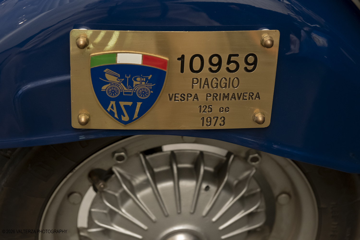 _DSF6139.jpg - 08/07/2026. Torino. In occasione della mostra VESPA. ICONA ITALIANA, il Museo Nazionale dellâ€™Automobile accoglie tutti i vespisti a vivere unâ€™esperienza esclusiva: per una sera la Piazza coperta del MAUTO ospita le Vespa dei partecipanti, che avranno lâ€™opportunitÃ  unica di esporre il proprio mezzo allâ€™interno del Museo, diventando protagonisti delle celebrazioni dedicate agli 80 anni di unâ€™autentica icona del design e della mobilitÃ  italiana. Nella foto particolare di una delle Vespa