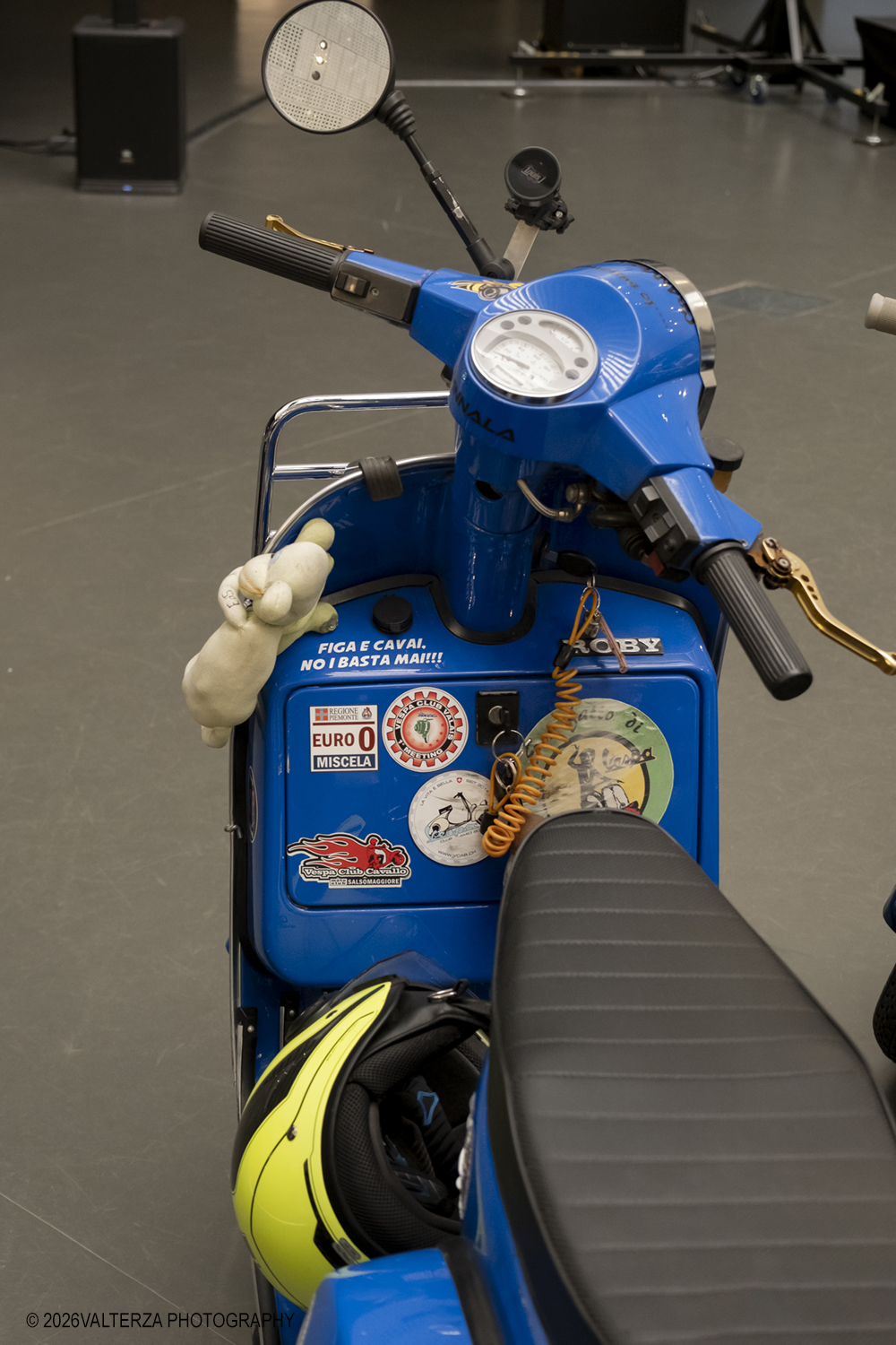 _DSF6159.jpg - 08/07/2026. Torino. In occasione della mostra VESPA. ICONA ITALIANA, il Museo Nazionale dellâ€™Automobile accoglie tutti i vespisti a vivere unâ€™esperienza esclusiva: per una sera la Piazza coperta del MAUTO ospita le Vespa dei partecipanti, che avranno lâ€™opportunitÃ  unica di esporre il proprio mezzo allâ€™interno del Museo, diventando protagonisti delle celebrazioni dedicate agli 80 anni di unâ€™autentica icona del design e della mobilitÃ  italiana. Nella foto particolare di una delle Vespa