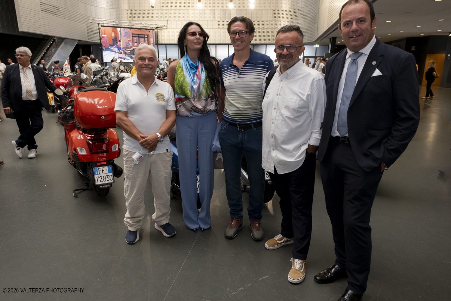 _DSF6261.jpg - 08/07/2026. Torino. In occasione della mostra VESPA. ICONA ITALIANA, il Museo Nazionale dellâ€™Automobile accoglie tutti i vespisti a vivere unâ€™esperienza esclusiva: per una sera la Piazza coperta del MAUTO ospita le Vespa dei partecipanti, che avranno lâ€™opportunitÃ  unica di esporre il proprio mezzo allâ€™interno del Museo, diventando protagonisti delle celebrazioni dedicate agli 80 anni di unâ€™autentica icona del design e della mobilitÃ  italiana. Nella foto Carlo Bozzetti, Josephine Bonair, Marco Fumagalli, Rino Drogo, Mauro Calestrini.