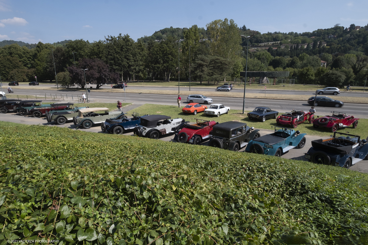 _DSF5742.jpg - 04/08/2021.Torino. In occasione del centenario della messa in strada del primo esemplare, il MAUTO celebra la Lancia Lambda con lâ€™esposizione  di 39 esemplari dellâ€™innovativa vettura. Di questi esemplari, undici rimarranno esposti nella Piazza del MAUTO fino alla fine del corrente mese. Nella foto Le Lambda partecipanti all'evento esposte davanti al MAUTOl