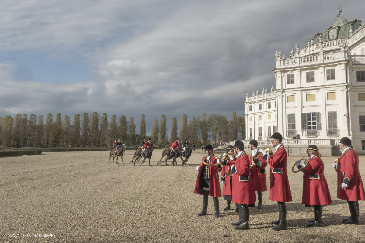 _DSF6857.jpg - 12-11-2023 Stupinigi.Gli antichi rituali della caccia reale rivivono alla Palazzina di Stupinigi nel mese dedicato all'arte venatoria al suono dei corni di Santâ€™Uberto patrimonio UNESCO. Nella foto un momento della rievocazione delle battute di caccia realizzate nei giarddini della reggia