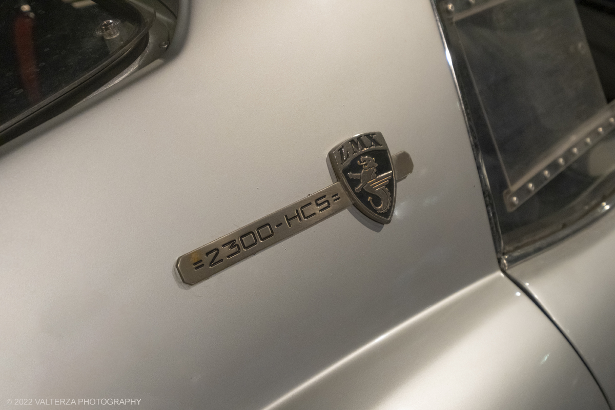 DSCF6975.jpg - 13/09/2022. Torino. Al MAUTO si Ã¨ tenuta lâ€™inaugurazione di una mostra che vuole rendere omaggio a questa auto sportiva dâ€™autore, unâ€™avventura pensata a Milano e realizzata a Torino, straordinaria nel successo e nel fallimento. Nella foto logo vettura