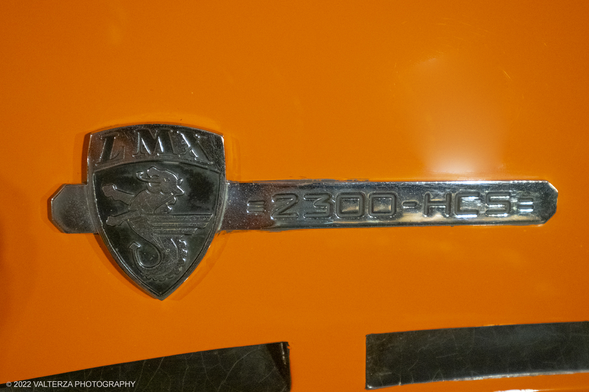 DSCF7002.jpg - 13/09/2022. Torino. Al MAUTO si Ã¨ tenuta lâ€™inaugurazione di una mostra che vuole rendere omaggio a questa auto sportiva dâ€™autore, unâ€™avventura pensata a Milano e realizzata a Torino, straordinaria nel successo e nel fallimento. Nella foto  logo vettura