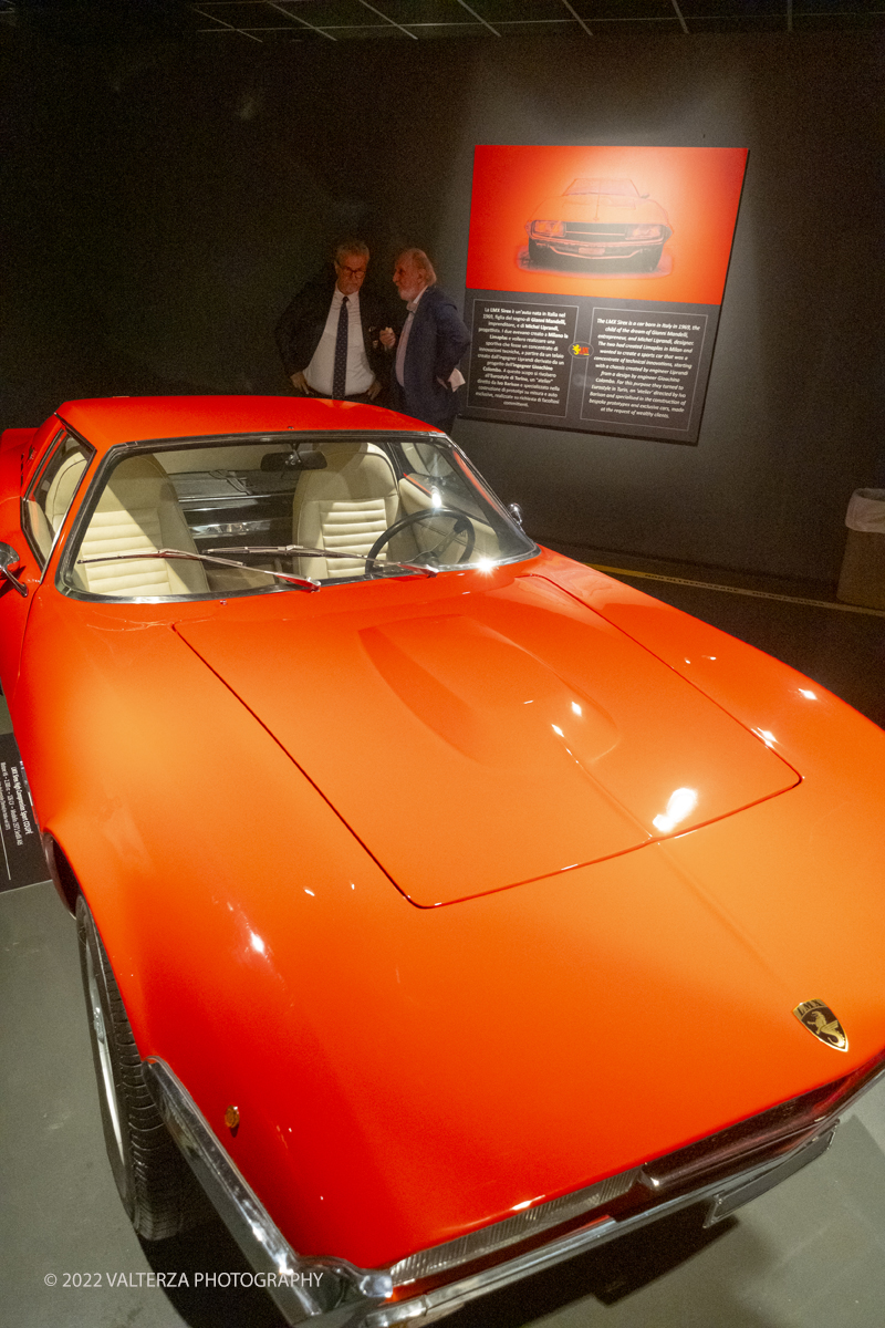 DSCF7075.jpg - 13/09/2022. Torino. Al MAUTO si Ã¨ tenuta lâ€™inaugurazione di una mostra che vuole rendere omaggio a questa auto sportiva dâ€™autore, unâ€™avventura pensata a Milano e realizzata a Torino, straordinaria nel successo e nel fallimento. Nella foto  in visita alla mostra