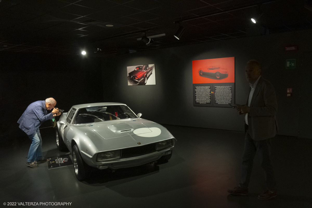 _DSF5363.jpg - 13/09/2022. Torino. Al MAUTO si Ã¨ tenuta lâ€™inaugurazione di una mostra che vuole rendere omaggio a questa auto sportiva dâ€™autore, unâ€™avventura pensata a Milano e realizzata a Torino, straordinaria nel successo e nel fallimento. Nella foto in visita alla mostra
