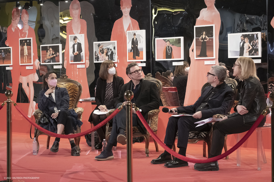 _DSF3713.jpg - 14/02/2022.Torino. A dieci anni dal successo internazionale di The Artist - premiato con cinque Oscar, tre Golden Globe, sette BAFTA e sei CÃ©sar - il regista Michel Hazanavicius e lâ€™attrice consorte BÃ©rÃ©nice Bejo sono stati ospiti del Museo Nazionale del Cinema per una masterclass. Nella foto un momento della Masterclass condotta dal direttore del Museo Domenico De Gaetano