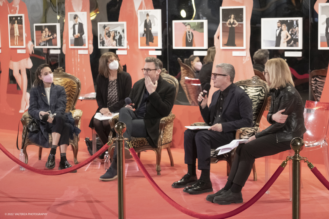 _DSF3716.jpg - 14/02/2022.Torino. A dieci anni dal successo internazionale di The Artist - premiato con cinque Oscar, tre Golden Globe, sette BAFTA e sei CÃ©sar - il regista Michel Hazanavicius e lâ€™attrice consorte BÃ©rÃ©nice Bejo sono stati ospiti del Museo Nazionale del Cinema per una masterclass. Nella foto un momento della Masterclass condotta dal direttore del Museo Domenico De Gaetano