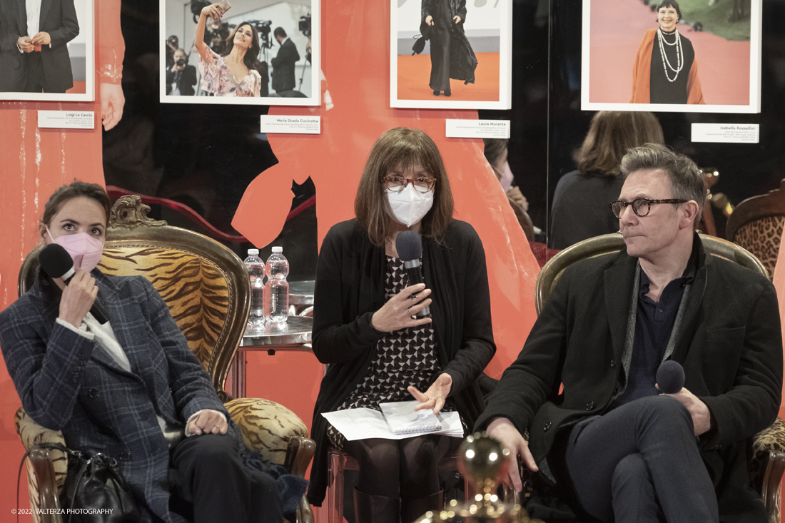 _DSF3905.jpg - 14/02/2022.Torino. A dieci anni dal successo internazionale di The Artist - premiato con cinque Oscar, tre Golden Globe, sette BAFTA e sei CÃ©sar - il regista Michel Hazanavicius e lâ€™attrice consorte BÃ©rÃ©nice Bejo sono stati ospiti del Museo Nazionale del Cinema per una masterclass. Nella foto un momento della Masterclass condotta dal direttore del Museo Domenico De Gaetano