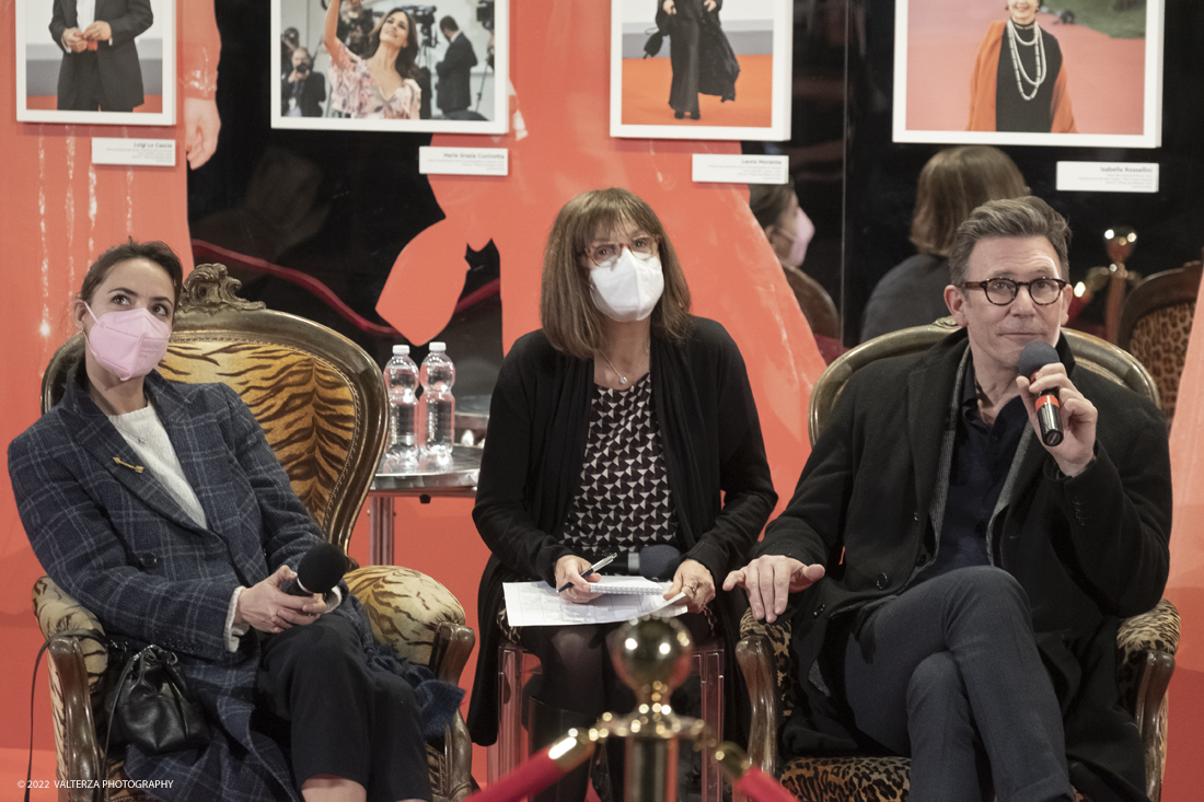 _DSF3913.jpg - 14/02/2022.Torino. A dieci anni dal successo internazionale di The Artist - premiato con cinque Oscar, tre Golden Globe, sette BAFTA e sei CÃ©sar - il regista Michel Hazanavicius e lâ€™attrice consorte BÃ©rÃ©nice Bejo sono stati ospiti del Museo Nazionale del Cinema per una masterclass. Nella foto un momento della Masterclass condotta dal direttore del Museo Domenico De Gaetano