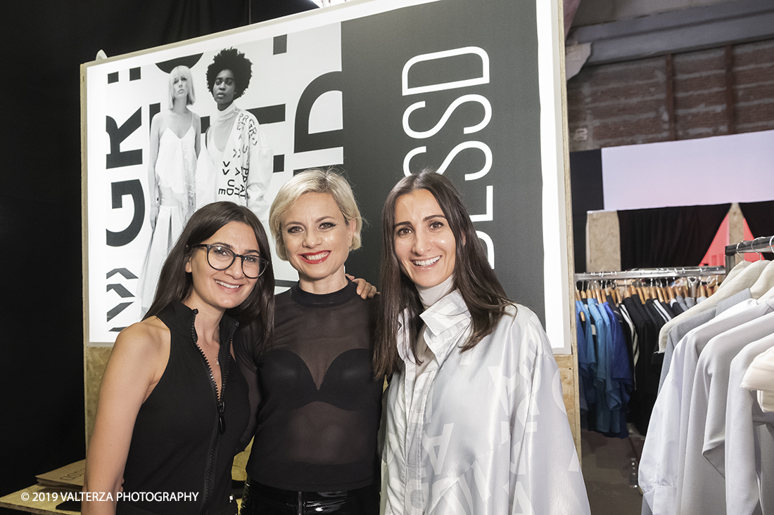 DSCF7538.jpg - 08/06/2019. Torino, Maze, il festival dedicato al mondo dello Streetwear e della Streetculture. Nella foto l'attrice Antonella Elia in visita allo stand del brand BLSSD di DUBAI