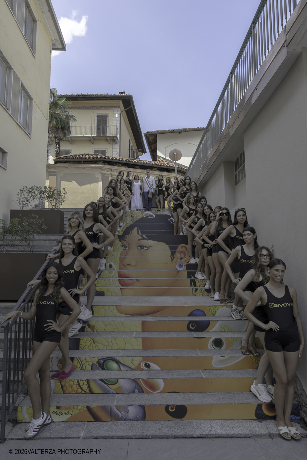 _Z3A5646.jpg - 08/08/2026. Giaveno . Finale Regionale di Miss Cinema Piemonte e Valle d'Aosta nonchÃ© lâ€™elezione di Miss sport Givova e Miss Giaveno che ha visto trionfare rispettivamente Carlotta Anguilano, Nicole Medini, e Martina Viglierco. Nella foto le concorrenti durante il  tour fotografico e culturale tra le vie e i monumenti piÃ¹ iconici del centro storico giavenese. con l'esclusivista regionale Mirella Rocca ed il sindaco  Stefano Olocco