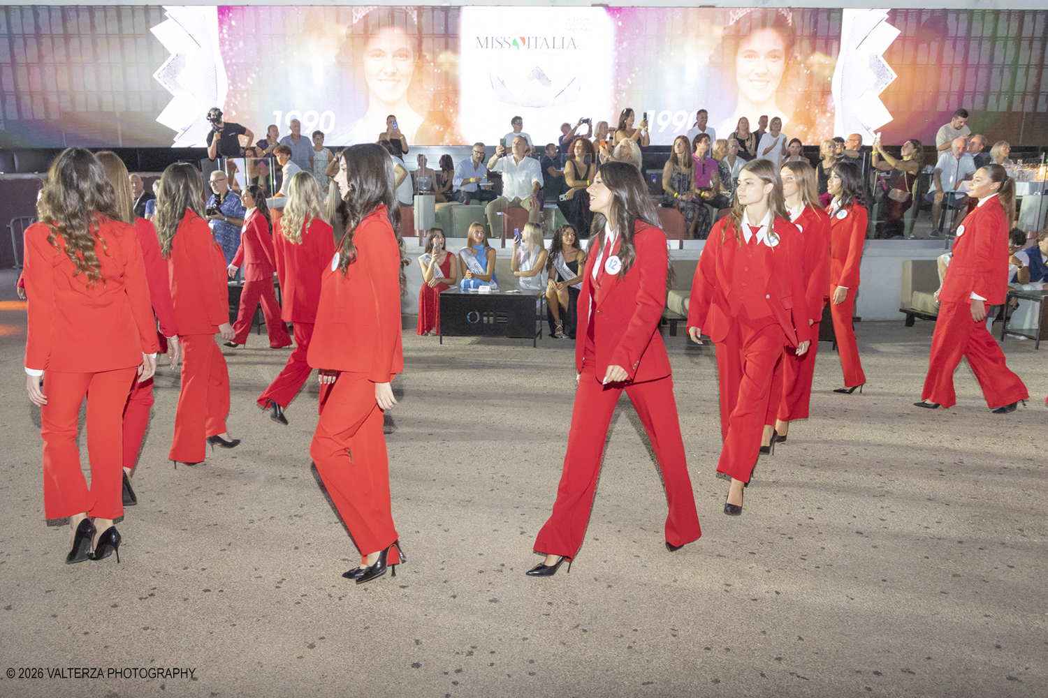 _Z3A8504.jpg - 27/08/2026 Torino. La proclamazione di Miss Torino 2026,  si Ã¨ conclusa con il trionfo di Greta Vianelli, eletta ufficialmente  all'interno dell'esclusivo Garden del ONE Torino. Il prestigioso titolo Ã¨ stato assegnato sotto l'attenta regia di Mirella Rocca, storica esclusivista del concorso di Miss Italia per il Piemonte e la Valle d'Aosta.  Nella foto la "sfilata in rosso" in apertura dell'evento