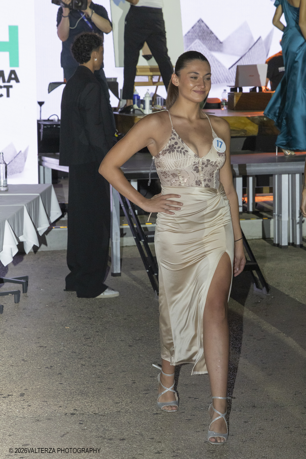 _Z3A8660.jpg - 27/08/2026 Torino. La proclamazione di Miss Torino 2026,  si Ã¨ conclusa con il trionfo di Greta Vianelli, eletta ufficialmente  all'interno dell'esclusivo Garden del ONE Torino. Il prestigioso titolo Ã¨ stato assegnato sotto l'attenta regia di Mirella Rocca, storica esclusivista del concorso di Miss Italia per il Piemonte e la Valle d'Aosta.  Nella foto concorrenti sfilano in abito da sera