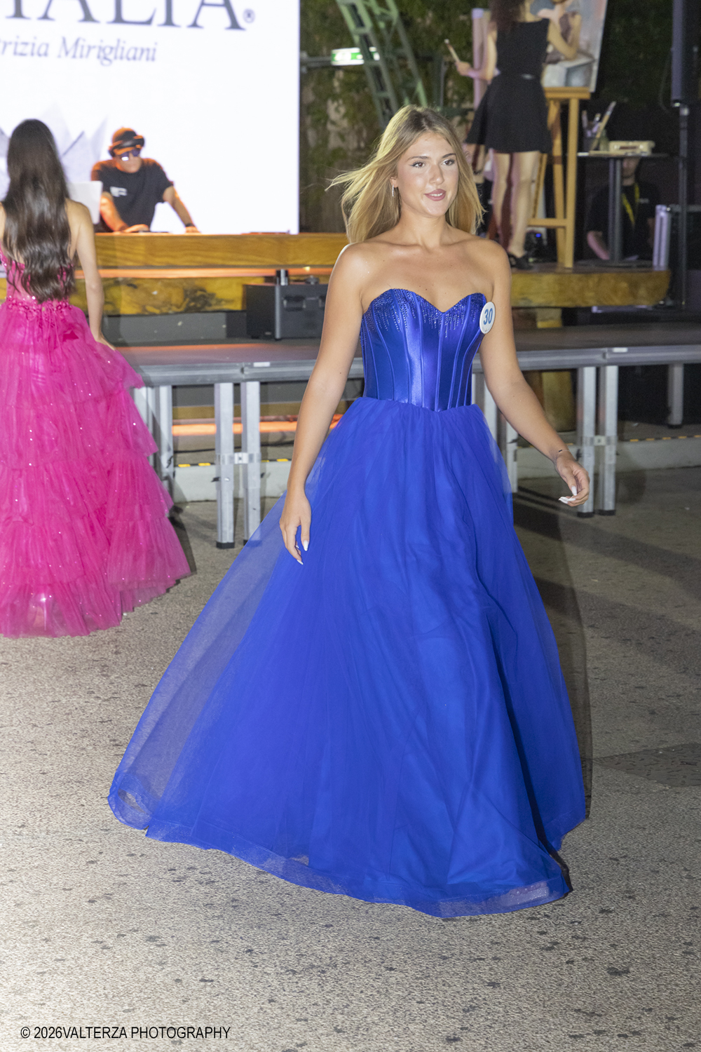 _Z3A8689.jpg - 27/08/2026 Torino. La proclamazione di Miss Torino 2026,  si Ã¨ conclusa con il trionfo di Greta Vianelli, eletta ufficialmente  all'interno dell'esclusivo Garden del ONE Torino. Il prestigioso titolo Ã¨ stato assegnato sotto l'attenta regia di Mirella Rocca, storica esclusivista del concorso di Miss Italia per il Piemonte e la Valle d'Aosta.  Nella foto concorrenti sfilano in abito da sera