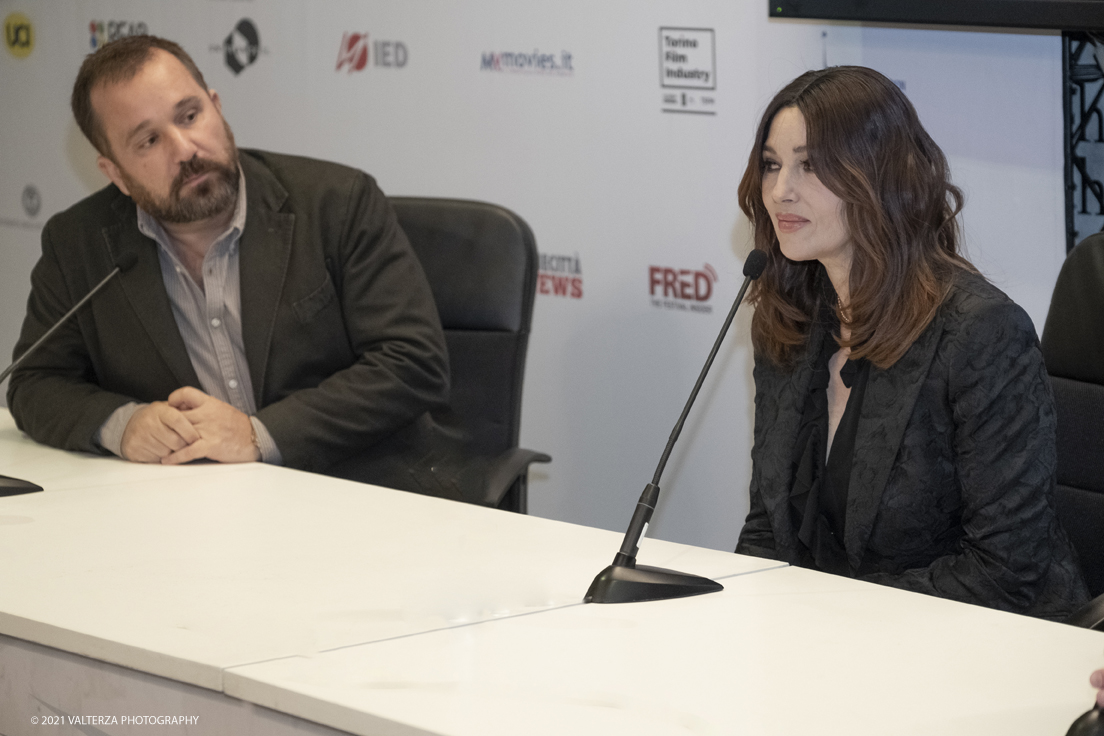 _DSF8107.jpg - 30/11/2021. Torino. Conferenza stampa e Photocall con Monica Bellucci per il film The girl in the Fountain. Nella foto Monica Bellucci ed il regista  Antongiulio Panizzi