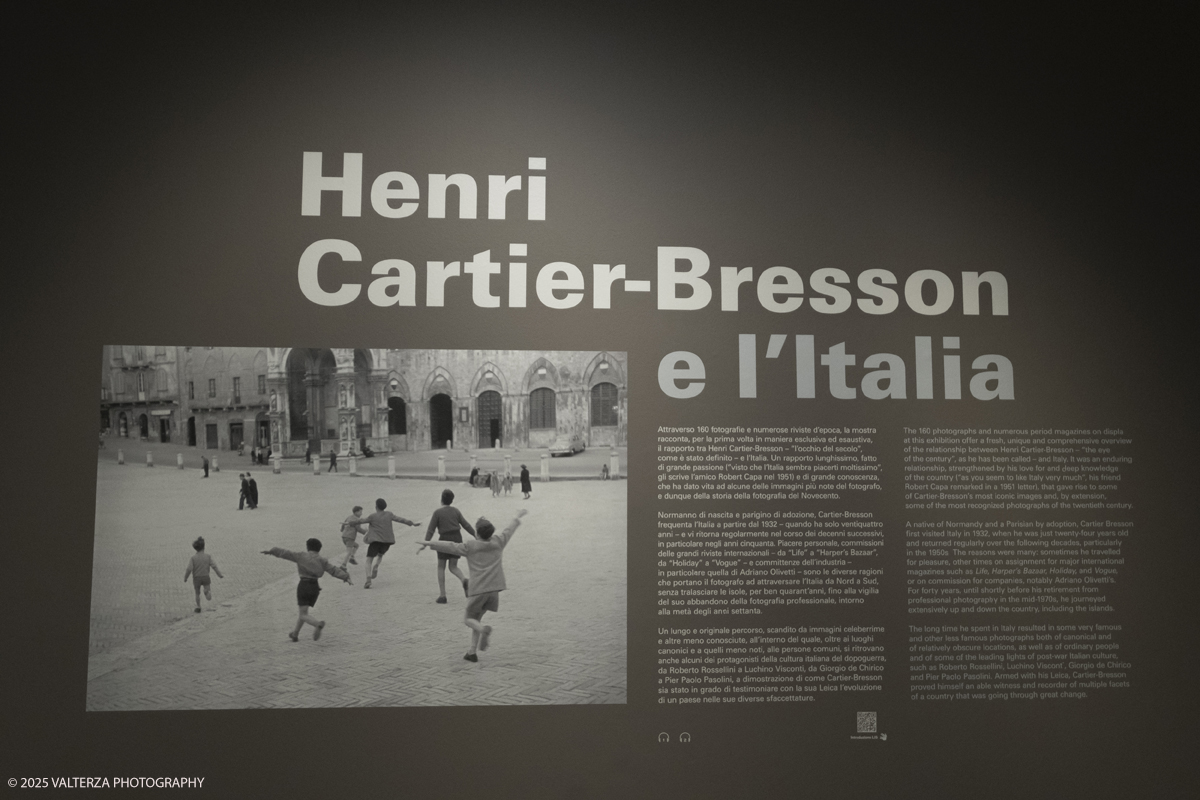 DSCF0018.jpg - Italy, Turin, February 13, 2025. CAMERA - Centro Italiano per la Fotografia presents the exhibition â€œHenri Cartier-Bresson e lâ€™Italiaâ€�, an unpublished story, signed by H.C.B. on the history of the  Italian countrry from 1932 to 1973. Into the picture the entrance to the exhibition