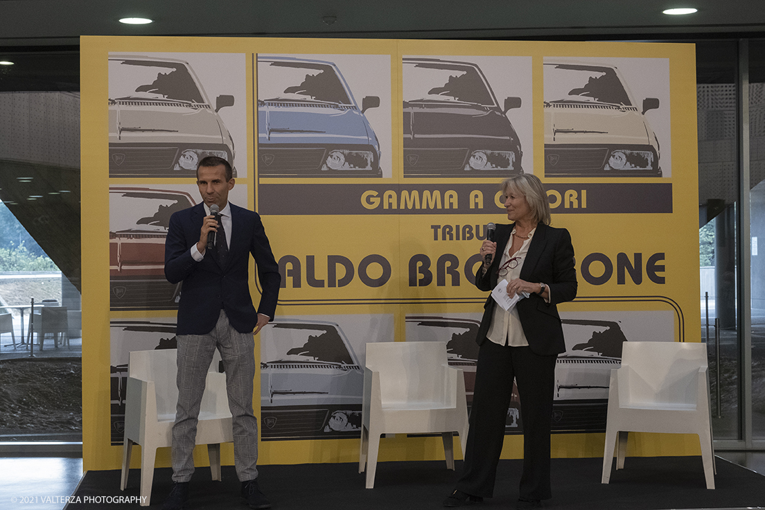 _DSF2805.jpg - 12/10/2021. Torino.  Al MAUTO in esposizione nove Lancia Gamma CoupÃ¨ fino al 24 Ottobre. Nella foto l'Ing. Andrea Levy presenta il progetto da Lui realizzato ed organizzato con Cesare Brovarone e Alfredo e Maria Paola Stola