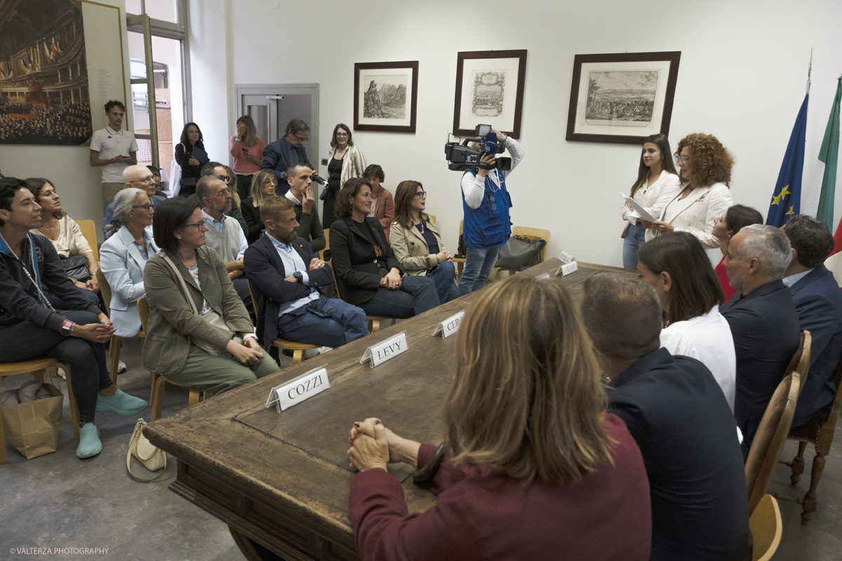 _DSF9638.jpg - 10/09/2025. Torino, Palazzo Lascaris. Apertura Mostra Donne e Motori? Gioie e Basta. Eleganza e bellezza di Donne e Auto.. Nella foto un momento della presentazione