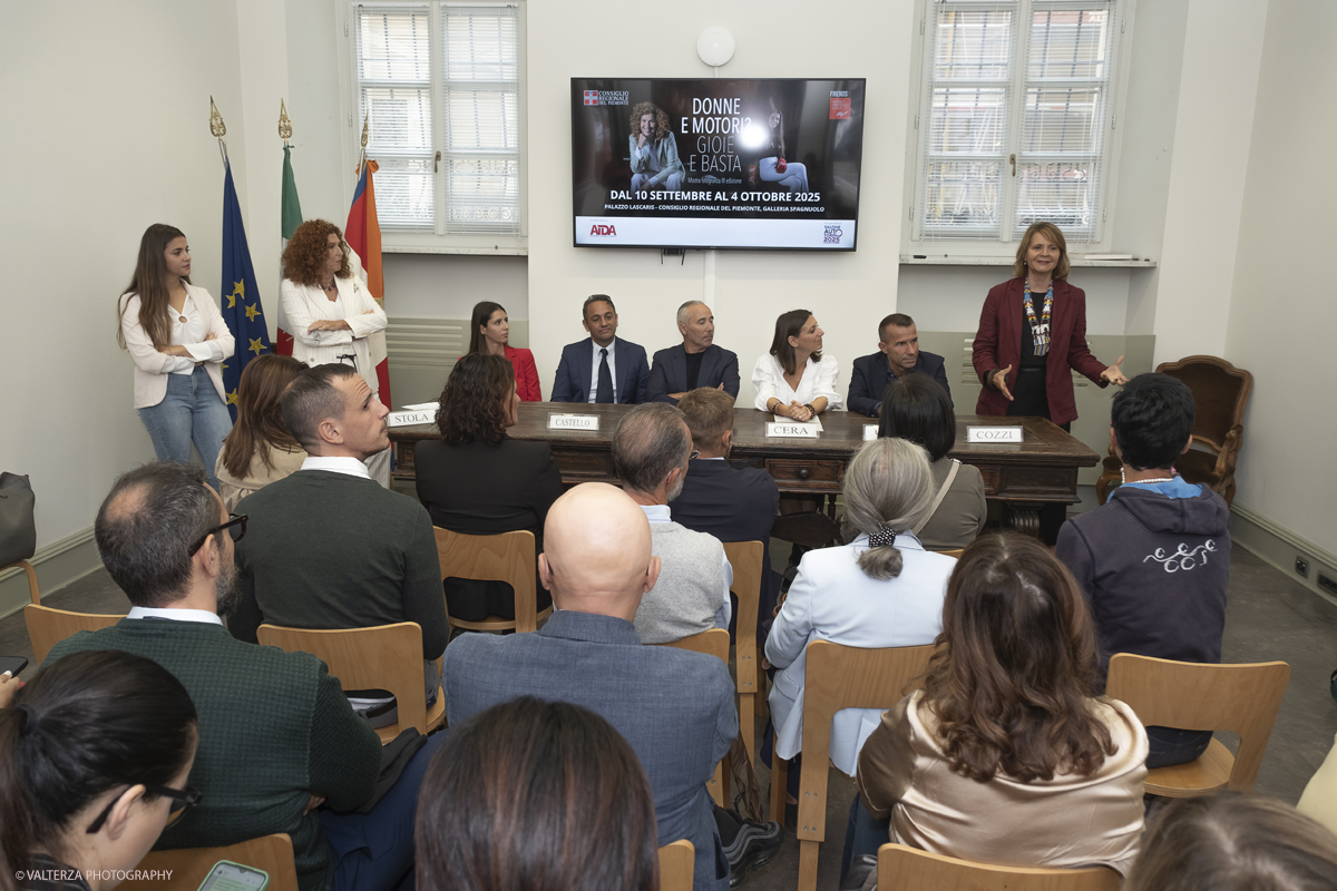 _DSF9661.jpg - 10/09/2025. Torino, Palazzo Lascaris. Apertura Mostra Donne e Motori? Gioie e Basta. Eleganza e bellezza di Donne e Auto.. Nella foto un momento della presentazione