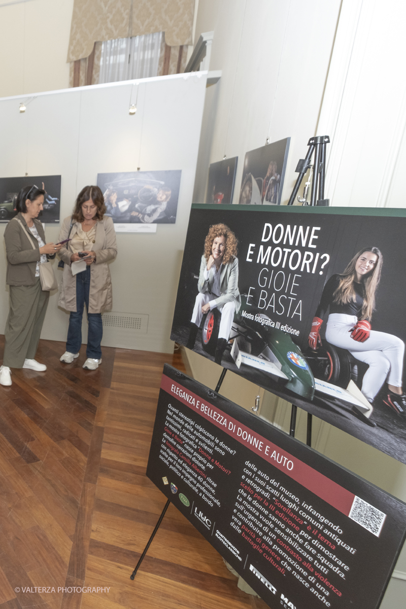 _DSF9715.jpg - 10/09/2025. Torino, Palazzo Lascaris. Apertura Mostra Donne e Motori? Gioie e Basta. Eleganza e bellezza di Donne e Auto.. Nella foto