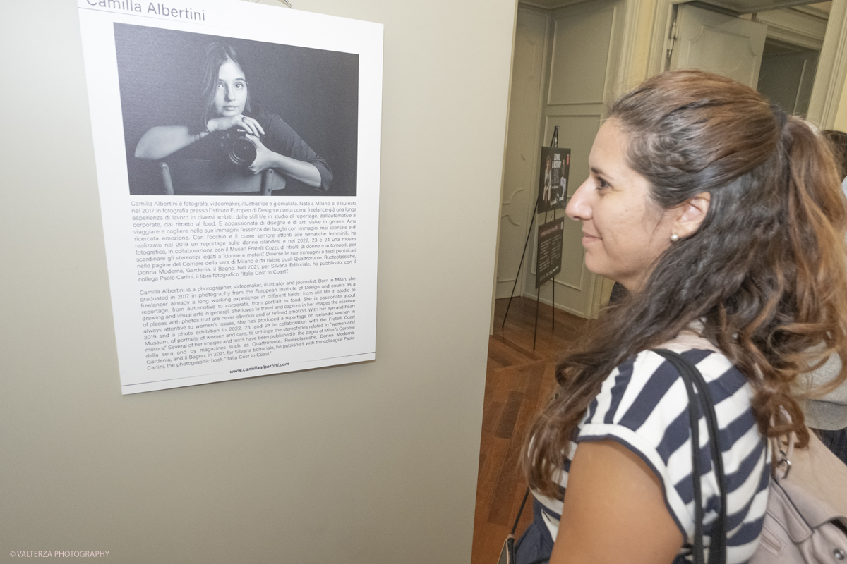 _DSF9733.jpg - 10/09/2025. Torino, Palazzo Lascaris. Apertura Mostra Donne e Motori? Gioie e Basta. Eleganza e bellezza di Donne e Auto.. Nella foto in visita alla mostra