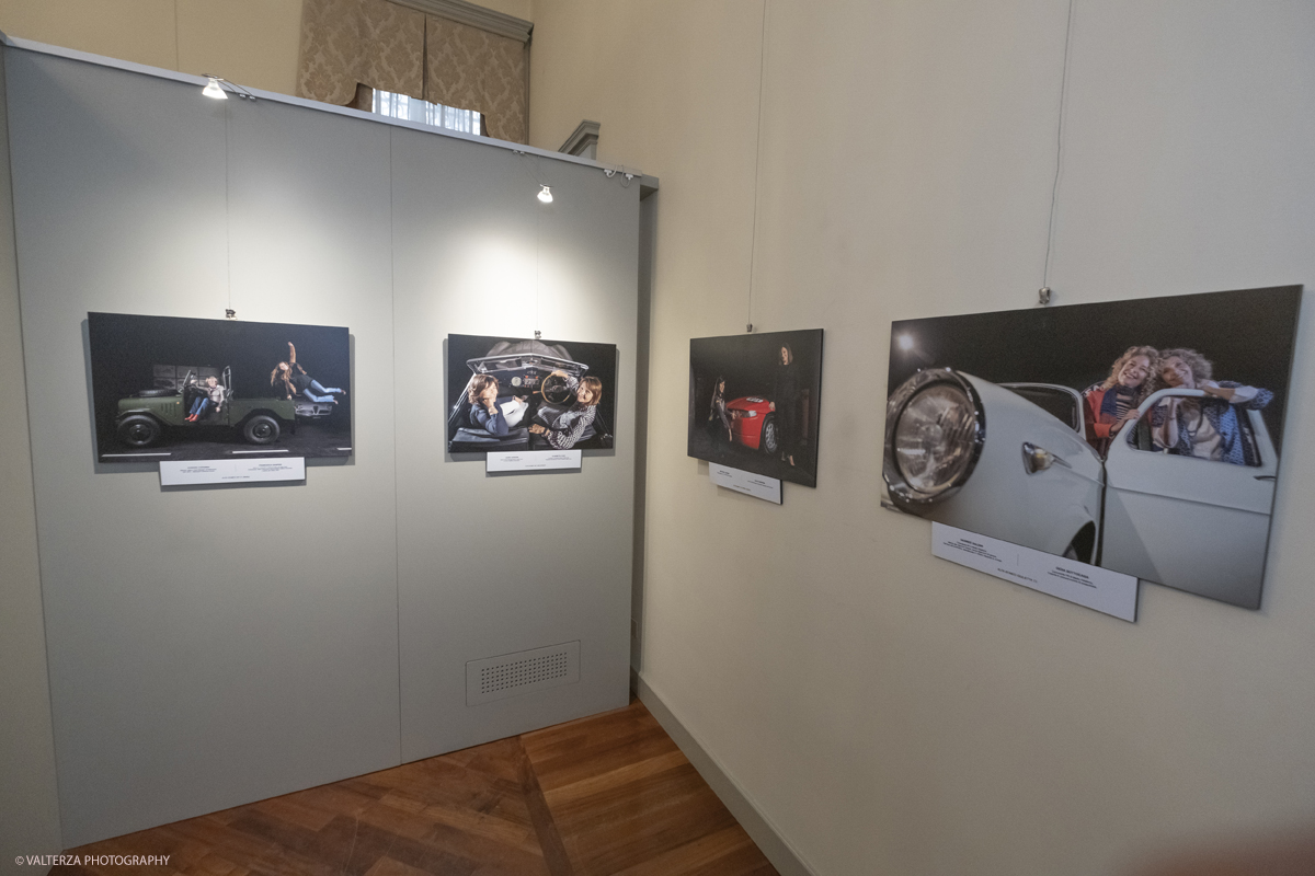 _DSF9734.jpg - 10/09/2025. Torino, Palazzo Lascaris. Apertura Mostra Donne e Motori? Gioie e Basta. Eleganza e bellezza di Donne e Auto.. Nella foto parte dell'allestimento