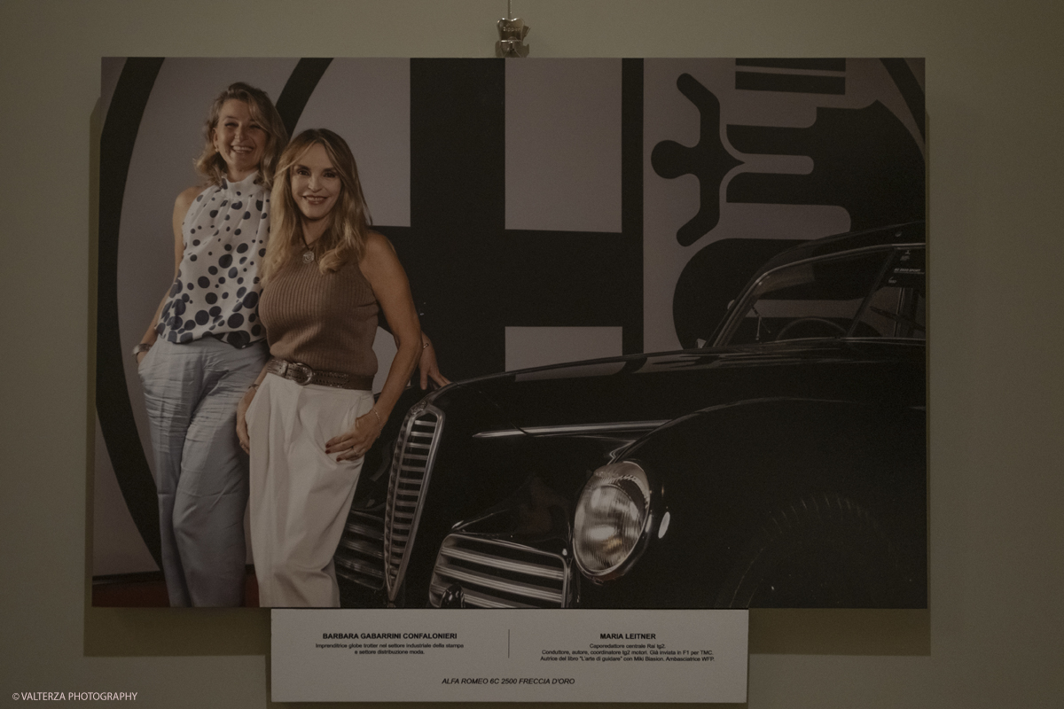 _DSF9751.jpg - 10/09/2025. Torino, Palazzo Lascaris. Apertura Mostra Donne e Motori? Gioie e Basta. Eleganza e bellezza di Donne e Auto.. Nella foto parte dell'allestimento della mostra