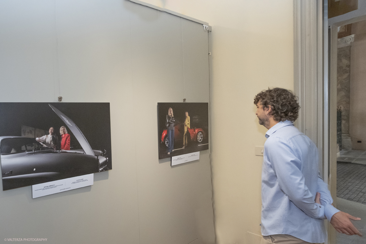 _DSF9768.jpg - 10/09/2025. Torino, Palazzo Lascaris. Apertura Mostra Donne e Motori? Gioie e Basta. Eleganza e bellezza di Donne e Auto.. Nella foto in visita alla mostra