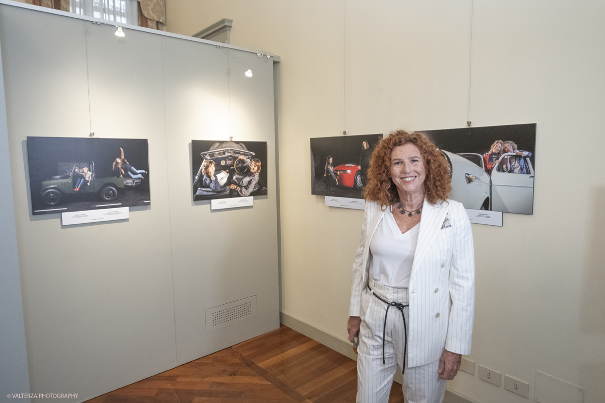 _DSF9783.jpg - 10/09/2025. Torino, Palazzo Lascaris. Apertura Mostra Donne e Motori? Gioie e Basta. Eleganza e bellezza di Donne e Auto.. Nella foto Maria Paola Stola - Ambassador della mostra fotografica "Donne e Motori? Gioie e Basta" e Madrina di Associazione Italiana Donne per l'Automotive