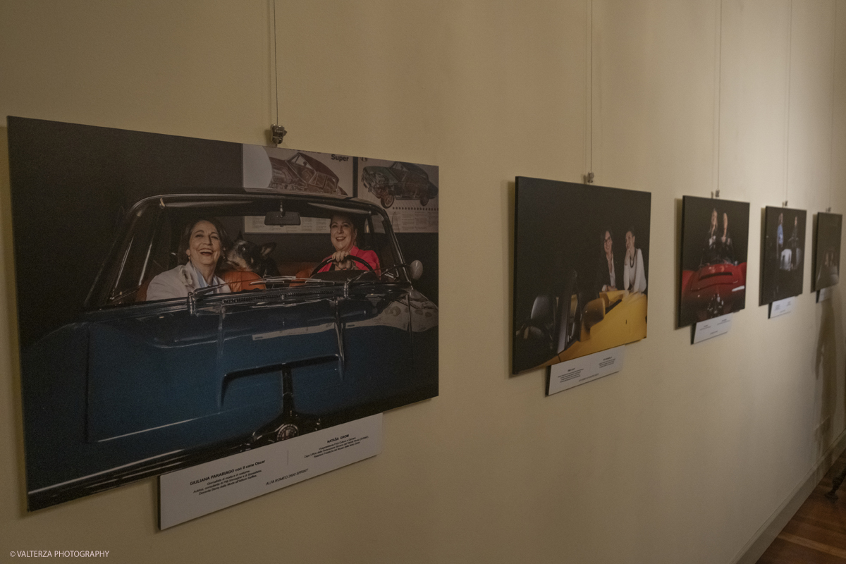 _DSF9792.jpg - 10/09/2025. Torino, Palazzo Lascaris. Apertura Mostra Donne e Motori? Gioie e Basta. Eleganza e bellezza di Donne e Auto.. Nella foto parte dell'allestimento della mostra