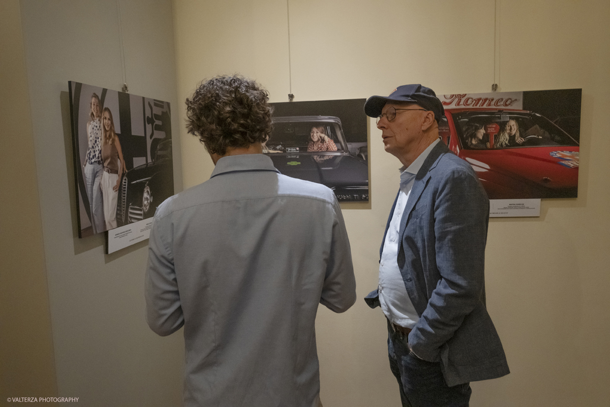 _DSF9807.jpg - 10/09/2025. Torino, Palazzo Lascaris. Apertura Mostra Donne e Motori? Gioie e Basta. Eleganza e bellezza di Donne e Auto.. Nella foto Alfredo Stola contitolare dello studio Torino in visitaa alla mostra