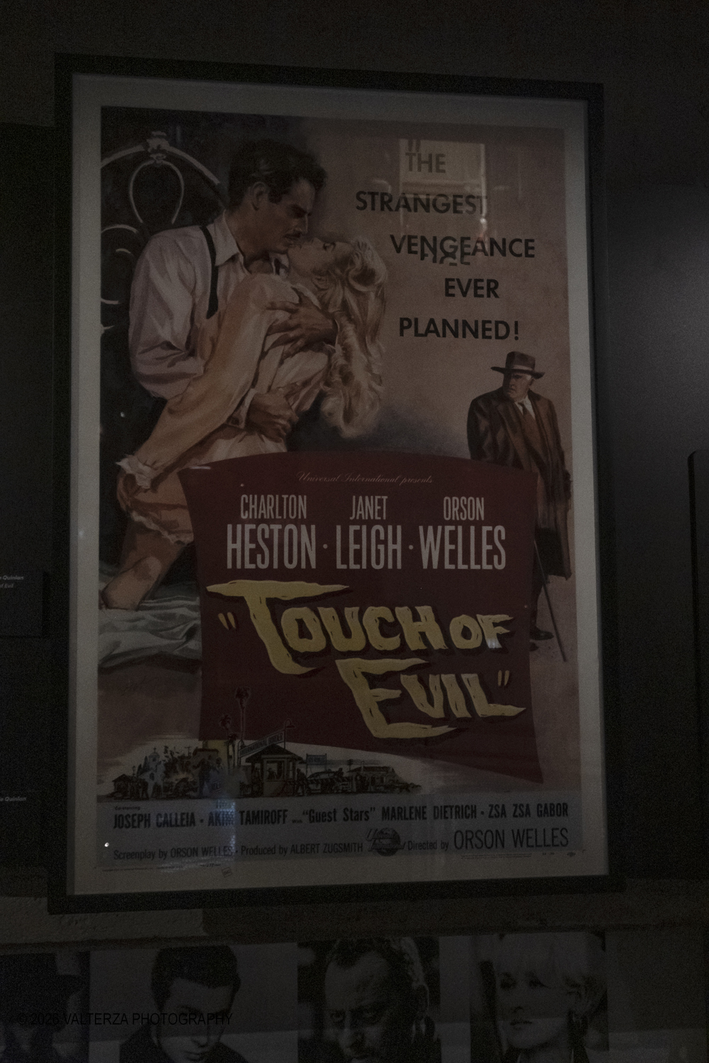 _DSF8894.jpg - 31/03/2026. Torino. Mostra My Name is Orson Welle, la mostra ripercorre la vita e la carriera del grande regista attraverso fotografie, documenti dâ€™archivio, disegni, manifesti, materiali audiovisivi e installazioni. Nella foto documentazione afferente alla alla terza delle cinque aree tematiche della mostra  1942 Lâ€™inizio dei guai