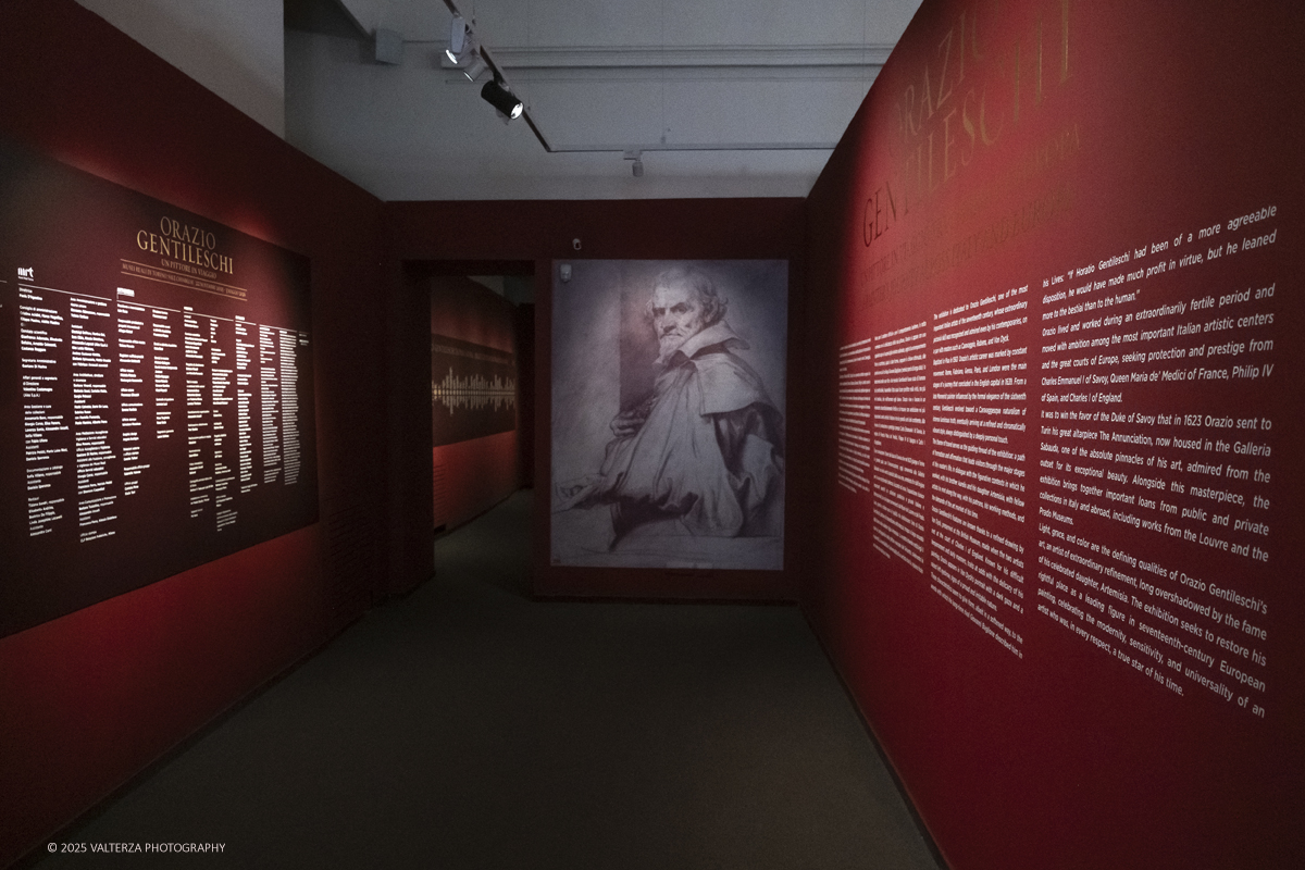 _DSF0146.jpg - 22/11720'25. Torino. Dal 22 novembre 2025 al 3 maggio 2026, le Sale Chiablese dei Musei Reali di Torino ospitano una mostra dedicata a Orazio Gentileschi (Pisa, 1563 â€“ Londra, 1639), uno dei piÃ¹ importanti artisti italiani del Seicento, la cui straordinaria qualitÃ  pittorica fu premiata da un successo in vita pari a quello di Caravaggio, Rubens e Van Dyck. Nella foto l'ingresso alla mostra