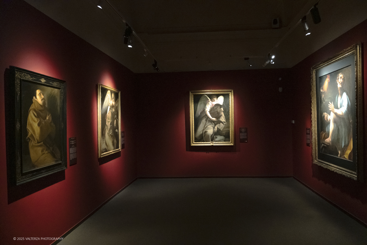 _DSF0200.jpg - 22/11720'25. Torino. Dal 22 novembre 2025 al 3 maggio 2026, le Sale Chiablese dei Musei Reali di Torino ospitano una mostra dedicata a Orazio Gentileschi (Pisa, 1563 â€“ Londra, 1639), uno dei piÃ¹ importanti artisti italiani del Seicento, la cui straordinaria qualitÃ  pittorica fu premiata da un successo in vita pari a quello di Caravaggio, Rubens e Van Dyck. Nella foto parte dell'allestimento della mostra